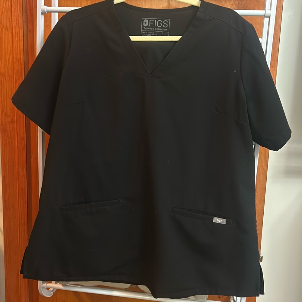 Figs Women’s black scrubs set